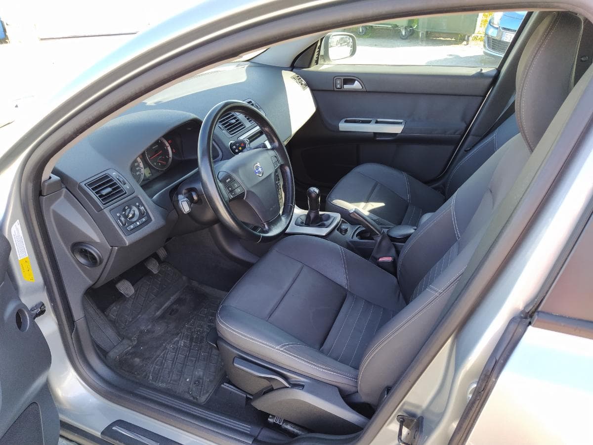 Volvo V50 1.6D · Ano 2006 — imagem 17