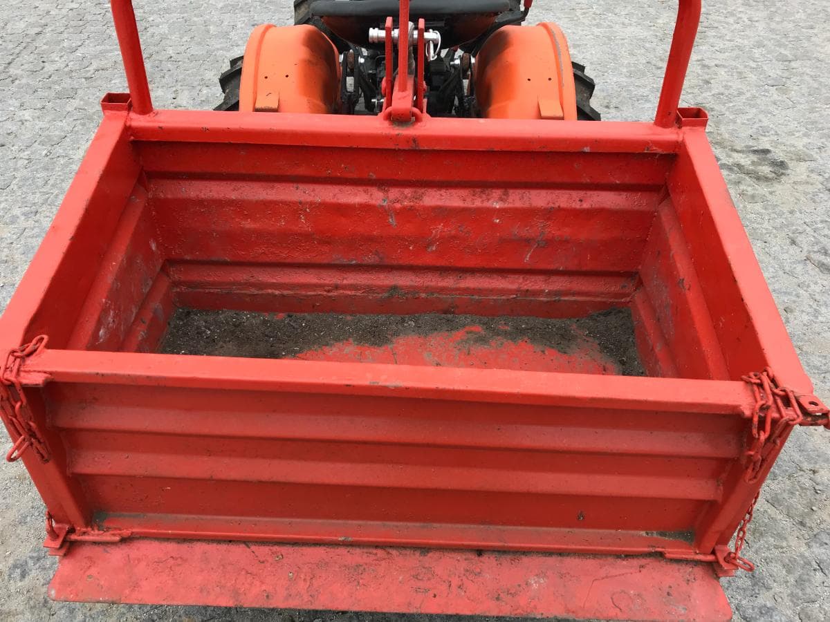 Trator Kubota B6000 — imagem 5