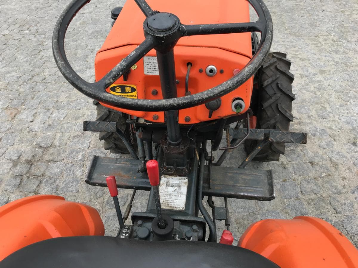 Trator Kubota B6000 — imagem 8