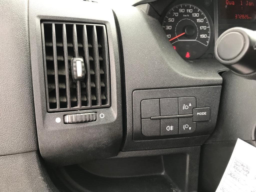 Peugeot Boxer · Ano 2014 — imagem 22