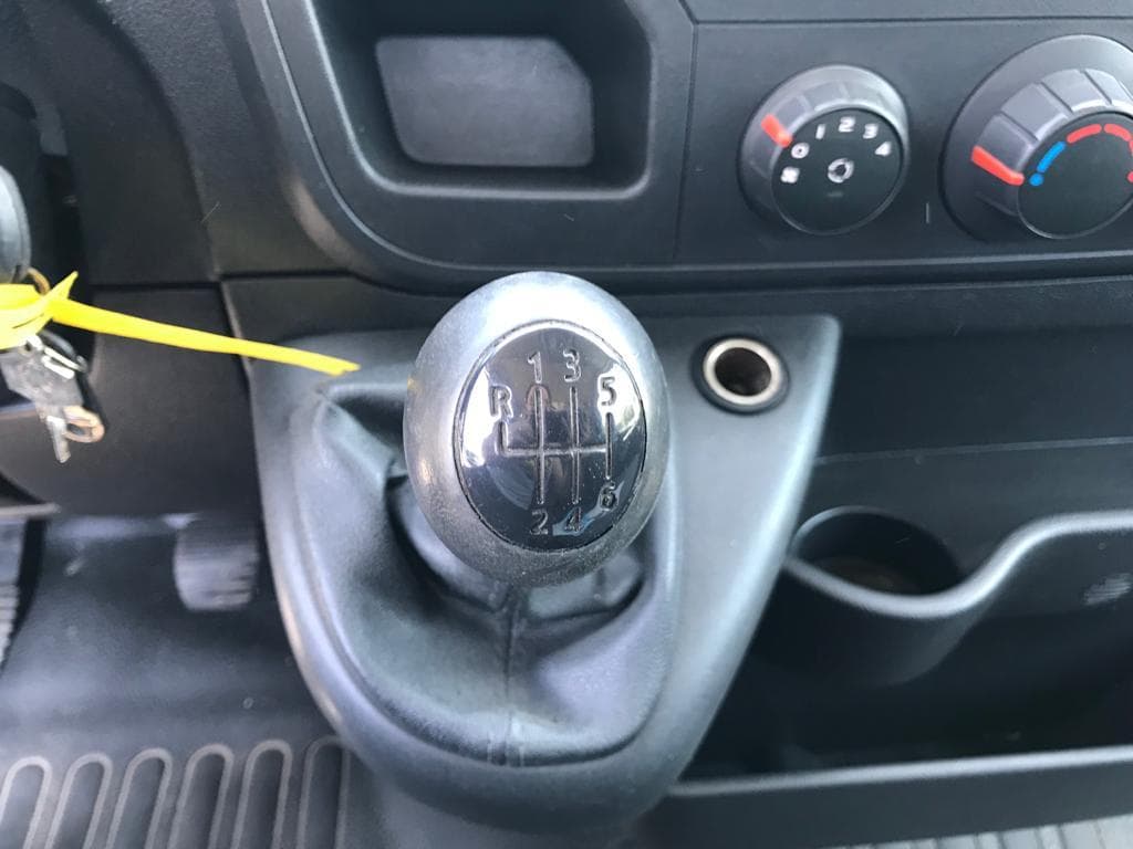 Renault Master · Ano 2013 — imagem 17