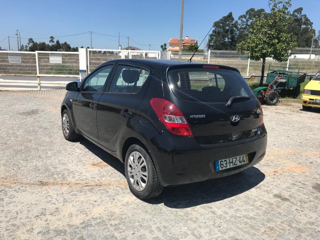 Hyundai i20 1.4 CRDI · Ano 2009 — imagem 6