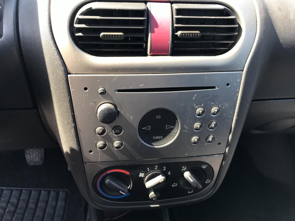 Opel Corsa · Ano 2002 — imagem 18