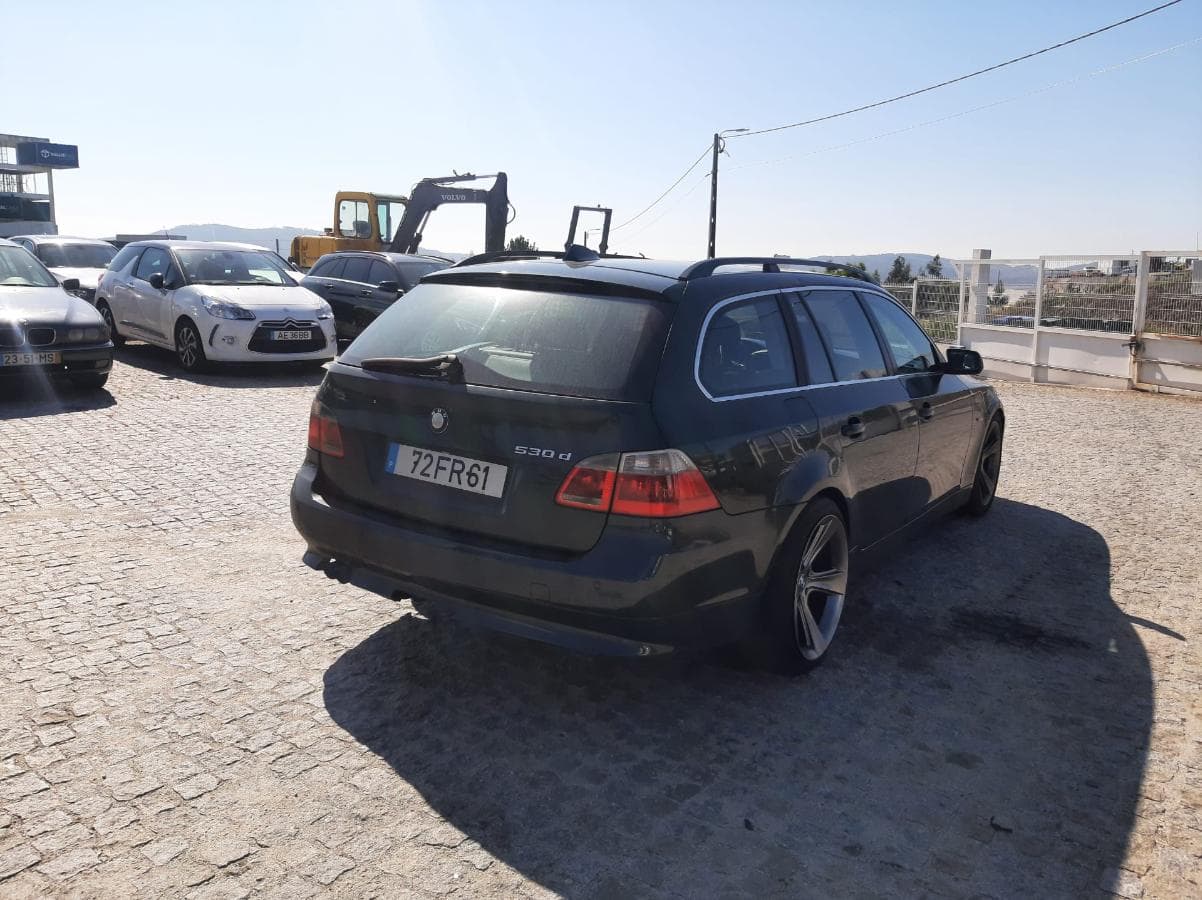 BMW 530D · Ano 2006 — imagem 4