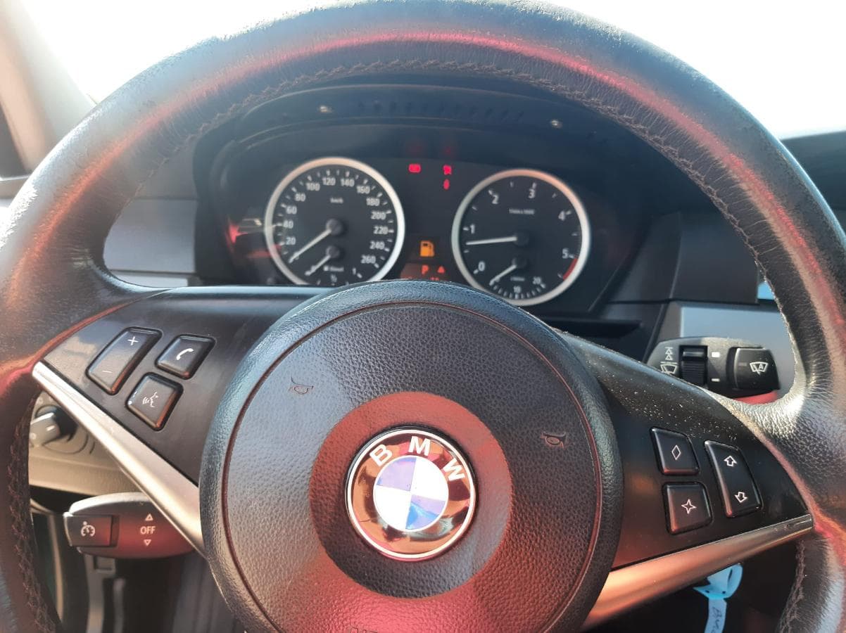 BMW 530D · Ano 2006 — imagem 21