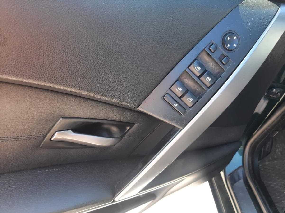 BMW 530D · Ano 2006 — imagem 25