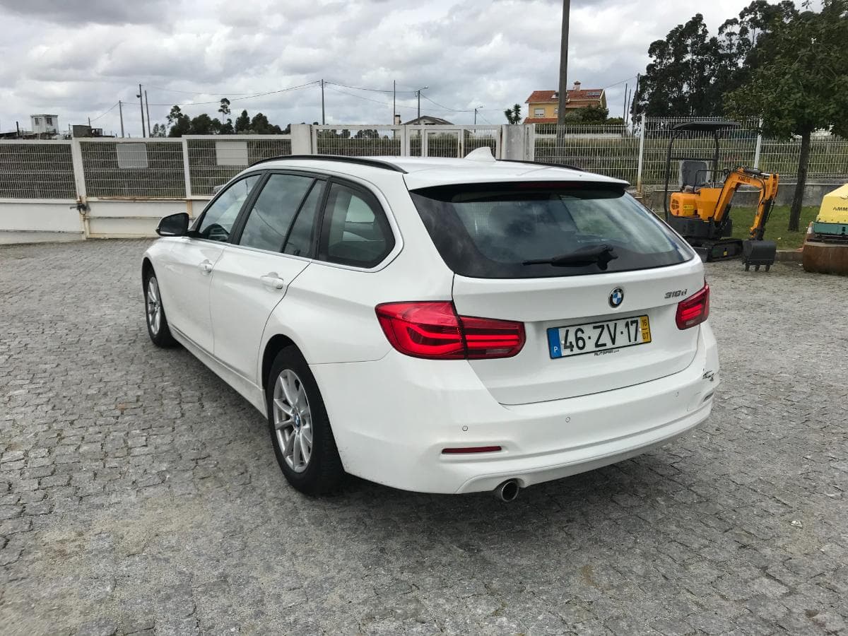 BMW 318D · Ano 2016 — imagen 6