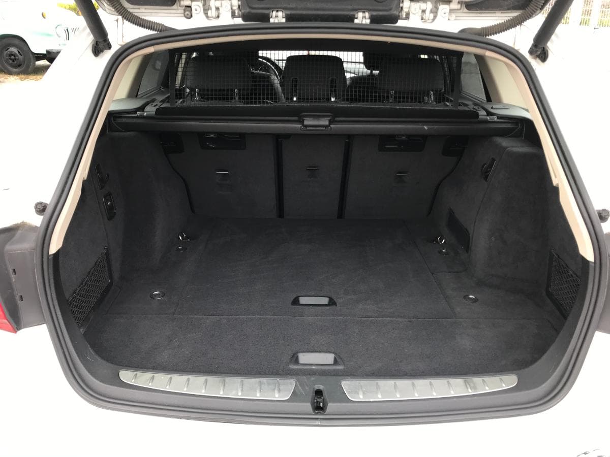 BMW 318D · Ano 2016 — imagen 16