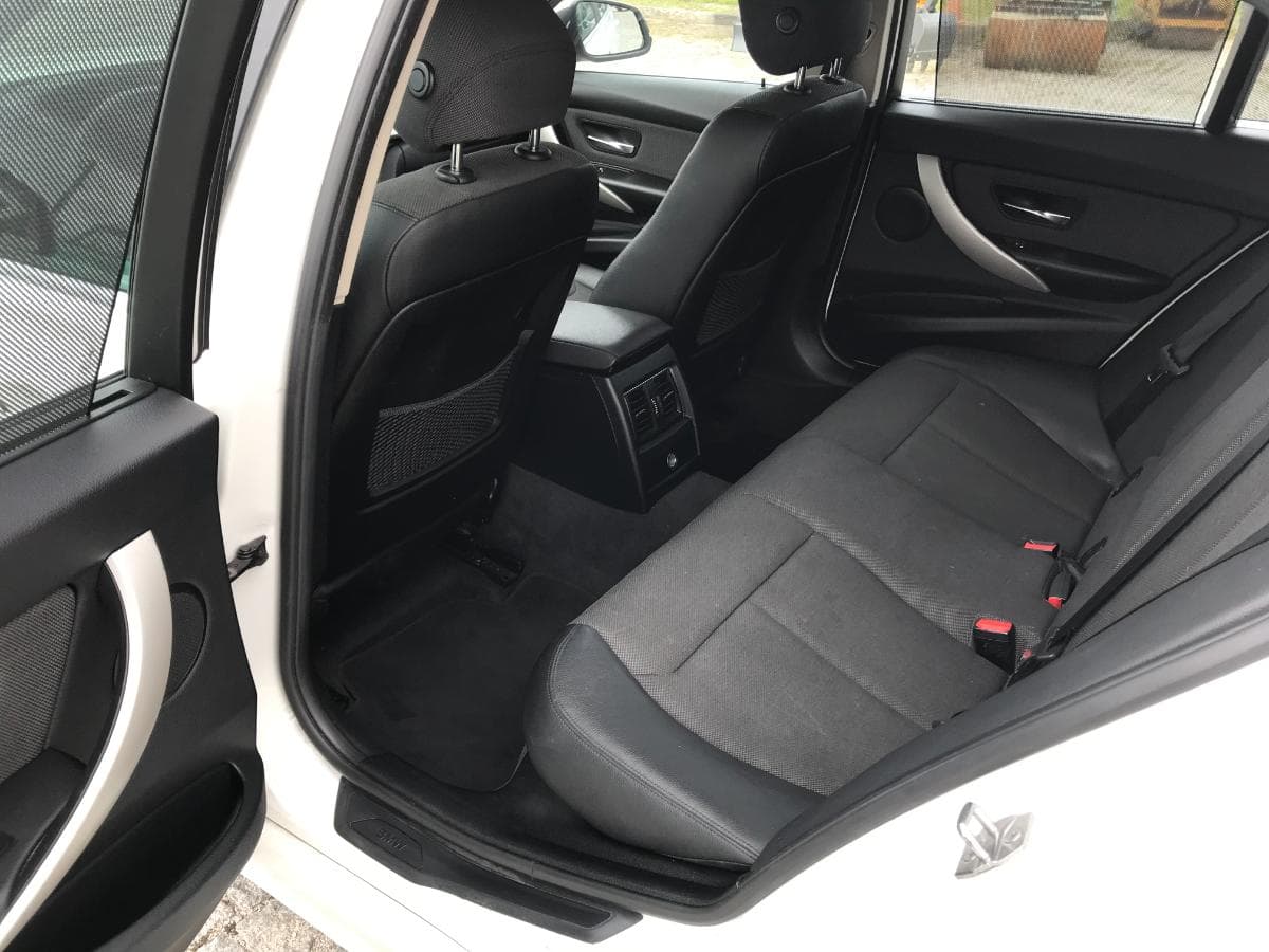 BMW 318D · Ano 2016 — imagen 17