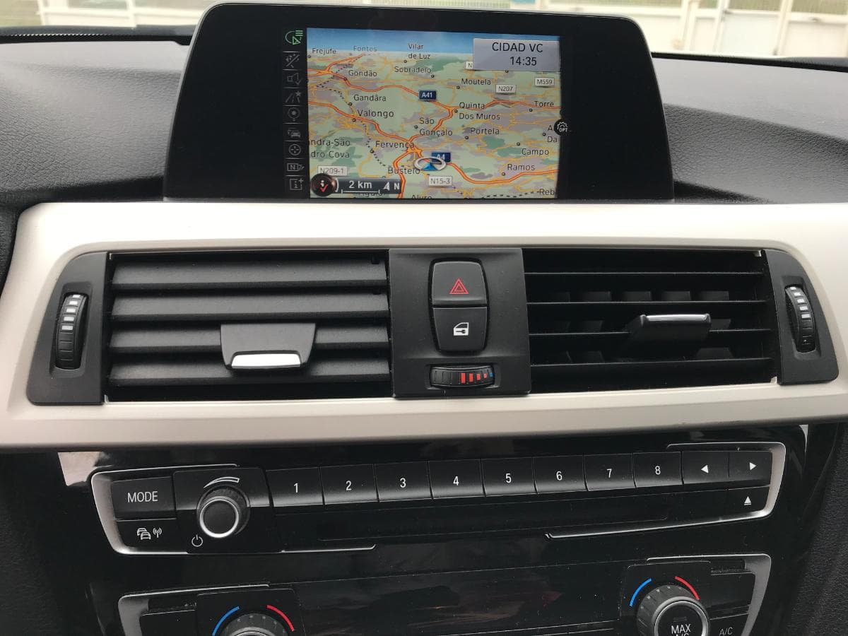 BMW 318D · Ano 2016 — imagen 19