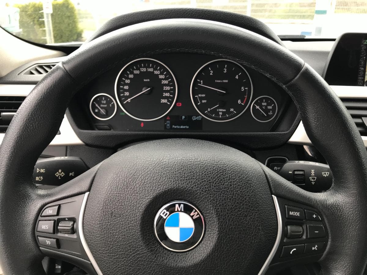 BMW 318D · Ano 2016 — imagen 28
