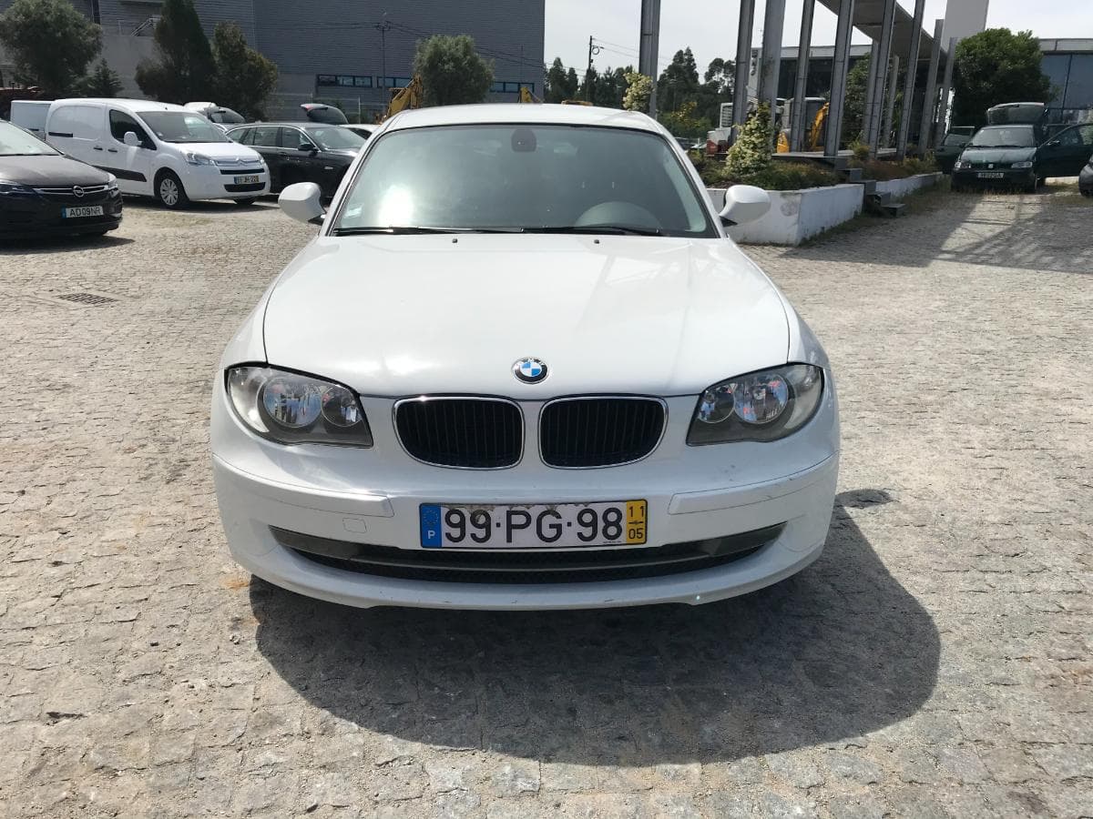 BMW 120D · Ano 2011 — imagem 2