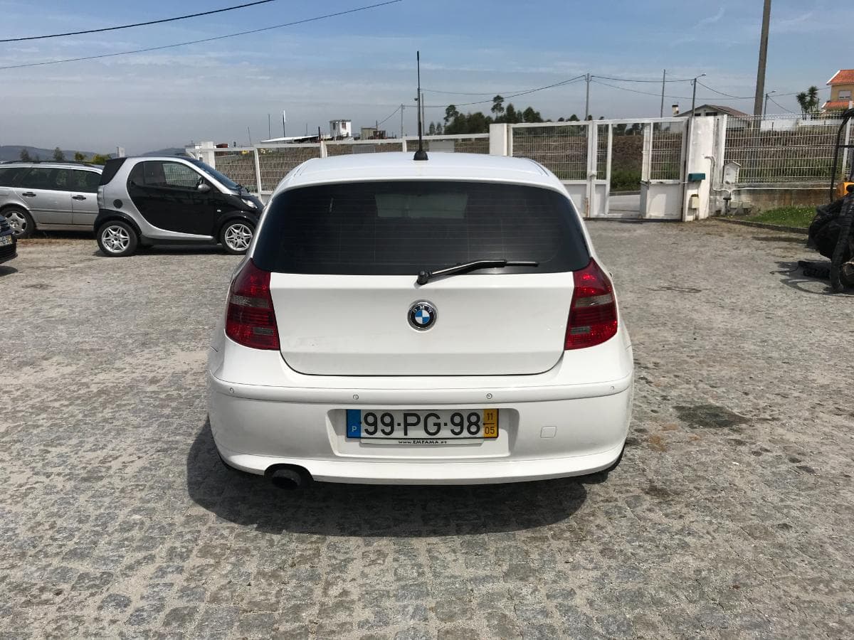 BMW 120D · Ano 2011 — imagem 5