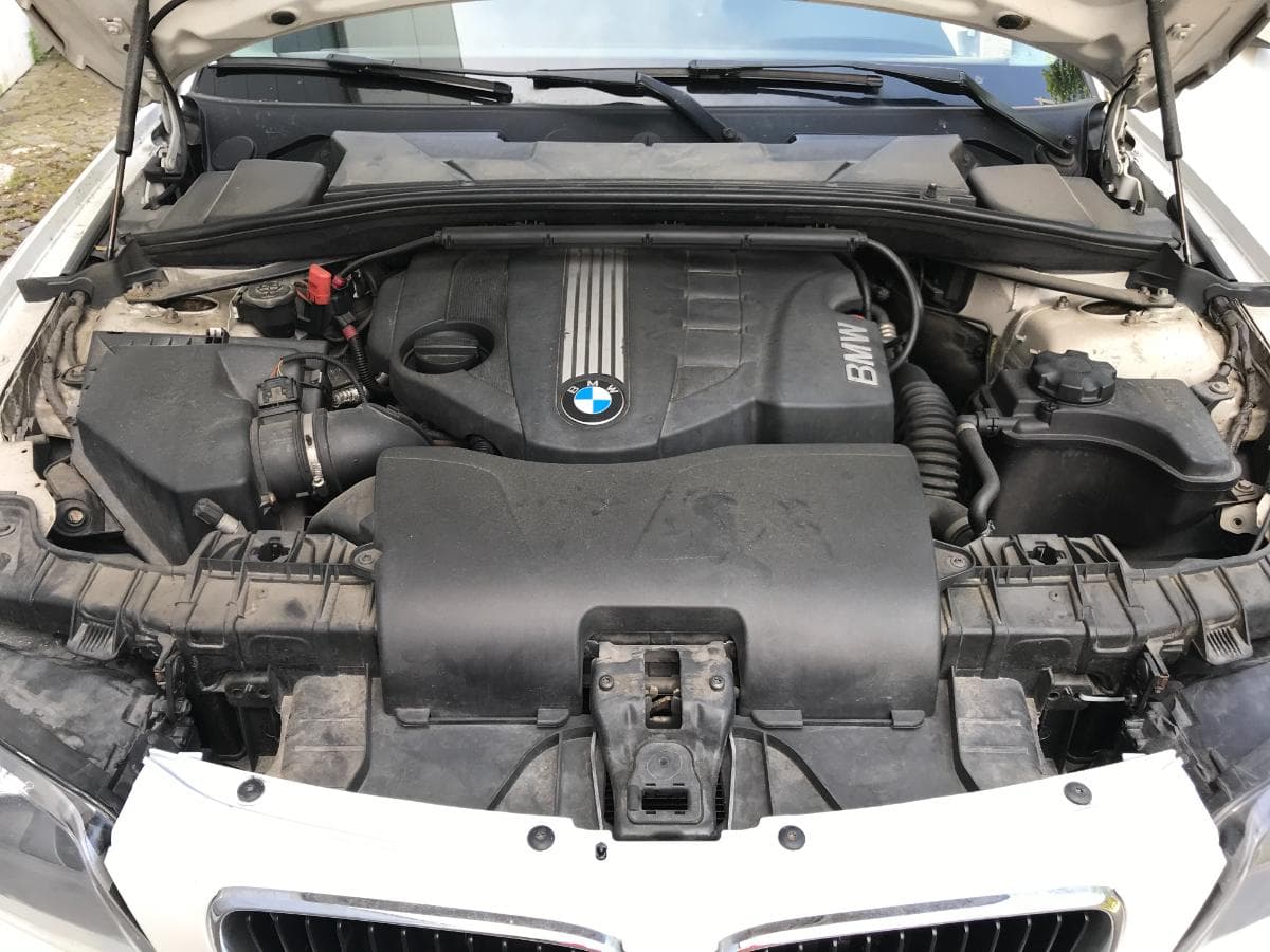 BMW 120D · Ano 2011 — imagem 8