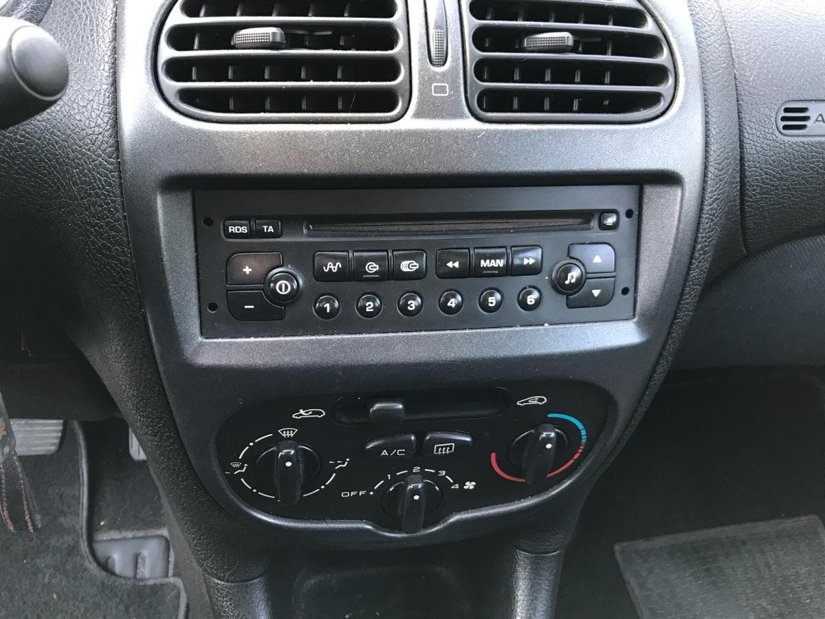 Peugeot 206 SW 1.4 HDI · Ano 2002 — imagem 23