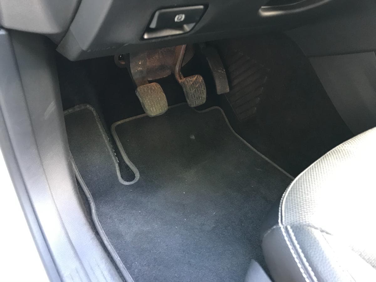 Mercedes-Benz CLA 180 CDI Coupé · Ano 2014 — image 16