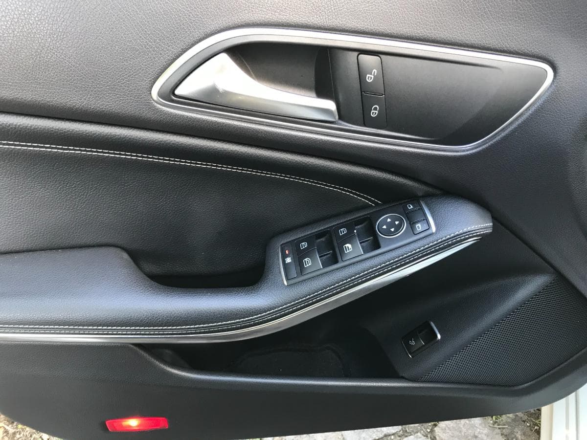 Mercedes-Benz CLA 180 CDI Coupé · Ano 2014 — image 18