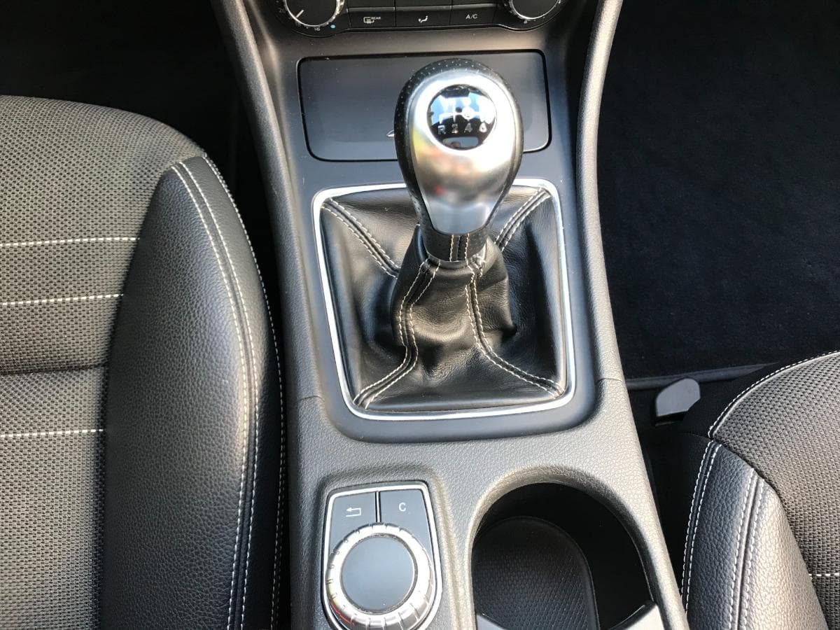 Mercedes-Benz CLA 180 CDI Coupé · Ano 2014 — image 24