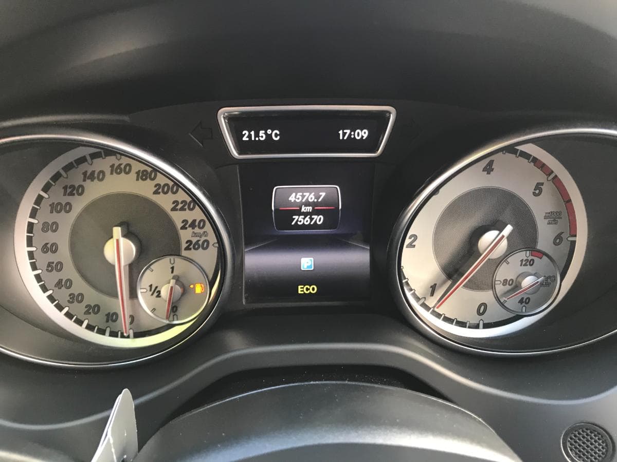 Mercedes-Benz CLA 180 CDI Coupé · Ano 2014 — image 25