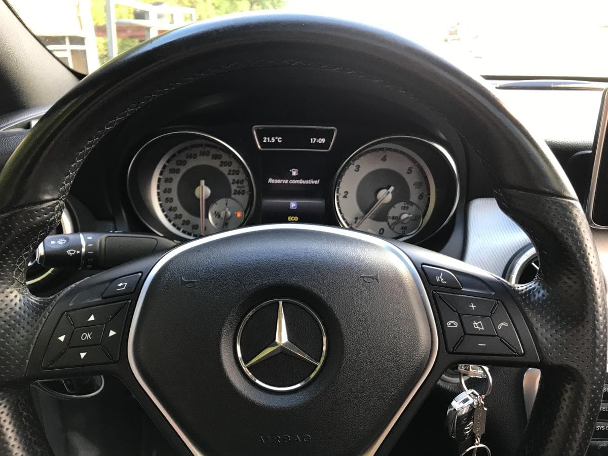 Mercedes-Benz CLA 180 CDI Coupé · Ano 2014 — image 27