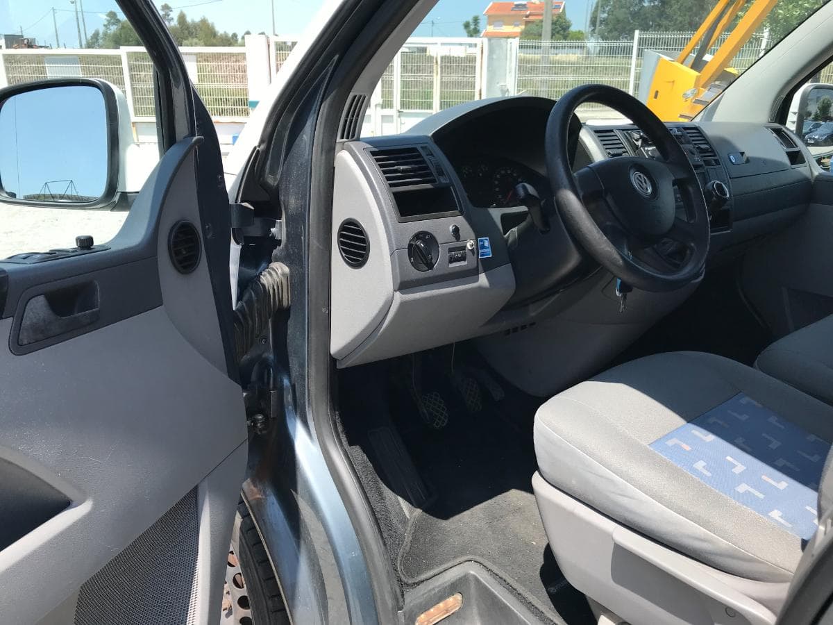 Volkswagen Transporter 1.9 TDI · Ano 2009 — imagem 12