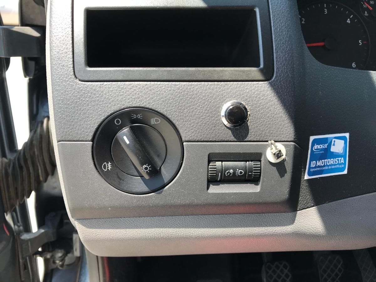Volkswagen Transporter 1.9 TDI · Ano 2009 — imagem 21