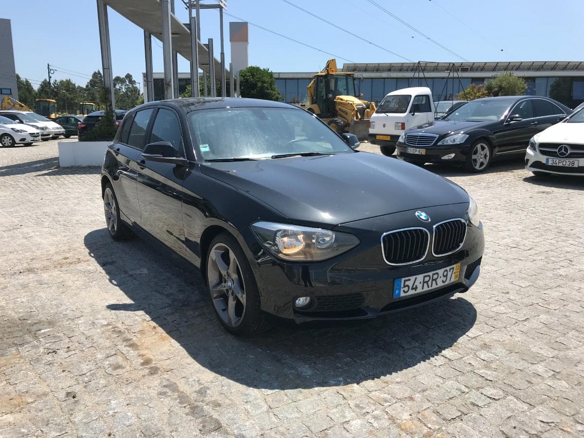 BMW 116D · Ano 2012 — image 1