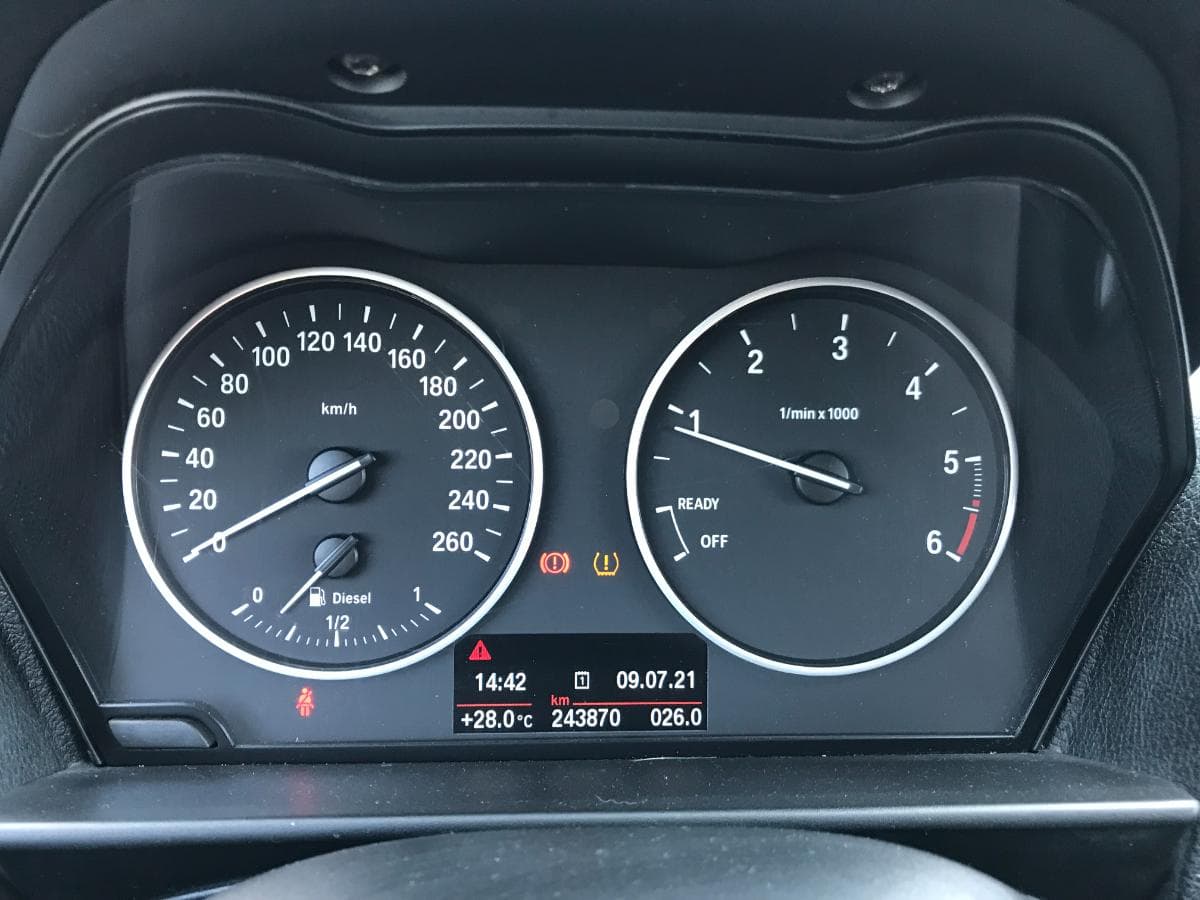 BMW 116D · Ano 2012 — image 17