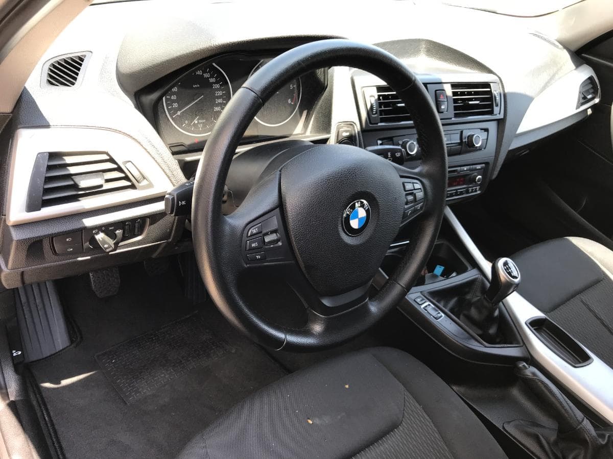 BMW 116D · Ano 2012 — image 22