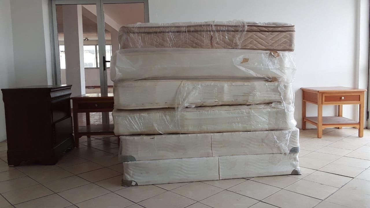 Mobiliario de hogar · — imagen 1