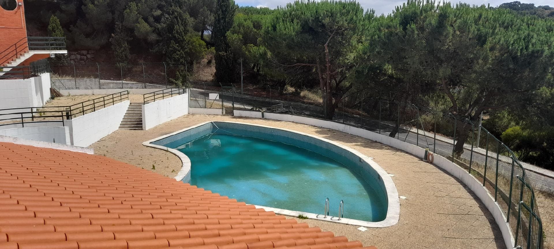 Moradia V3 com Piscina inserida na Quinta da Moura · Oeiras — imagen 11