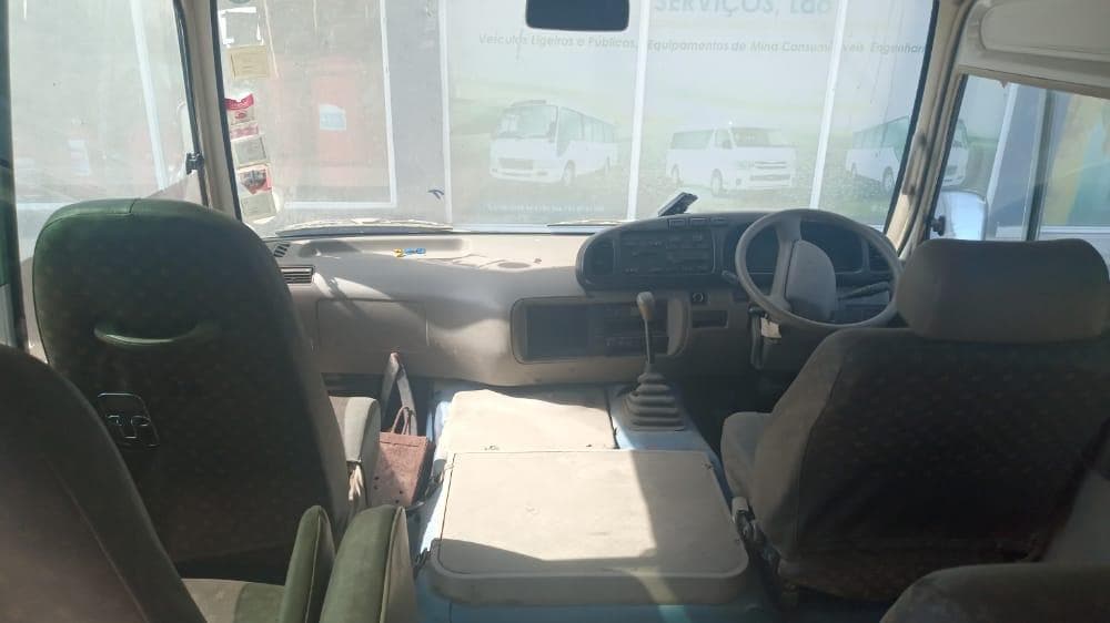 Toyota Coaster · — imagem 10