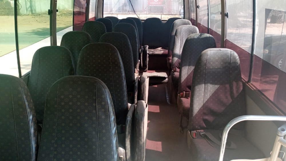 Toyota Coaster · — imagem 16