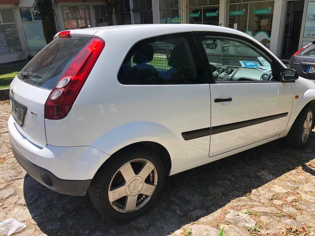 Ford Fiesta — imagem 3