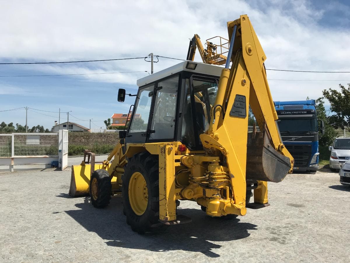 Retroescavadora JCB 3CX — imagem 4