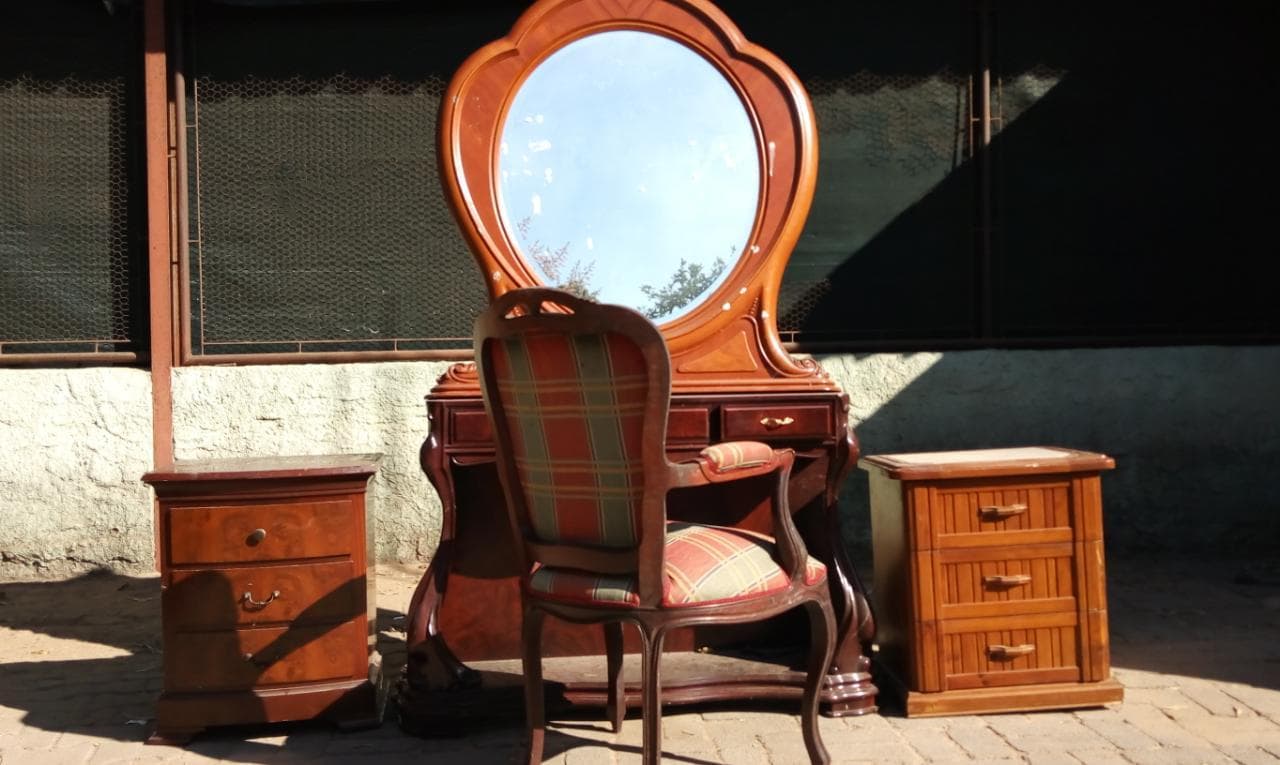 Mobilier de Lar · — image 1