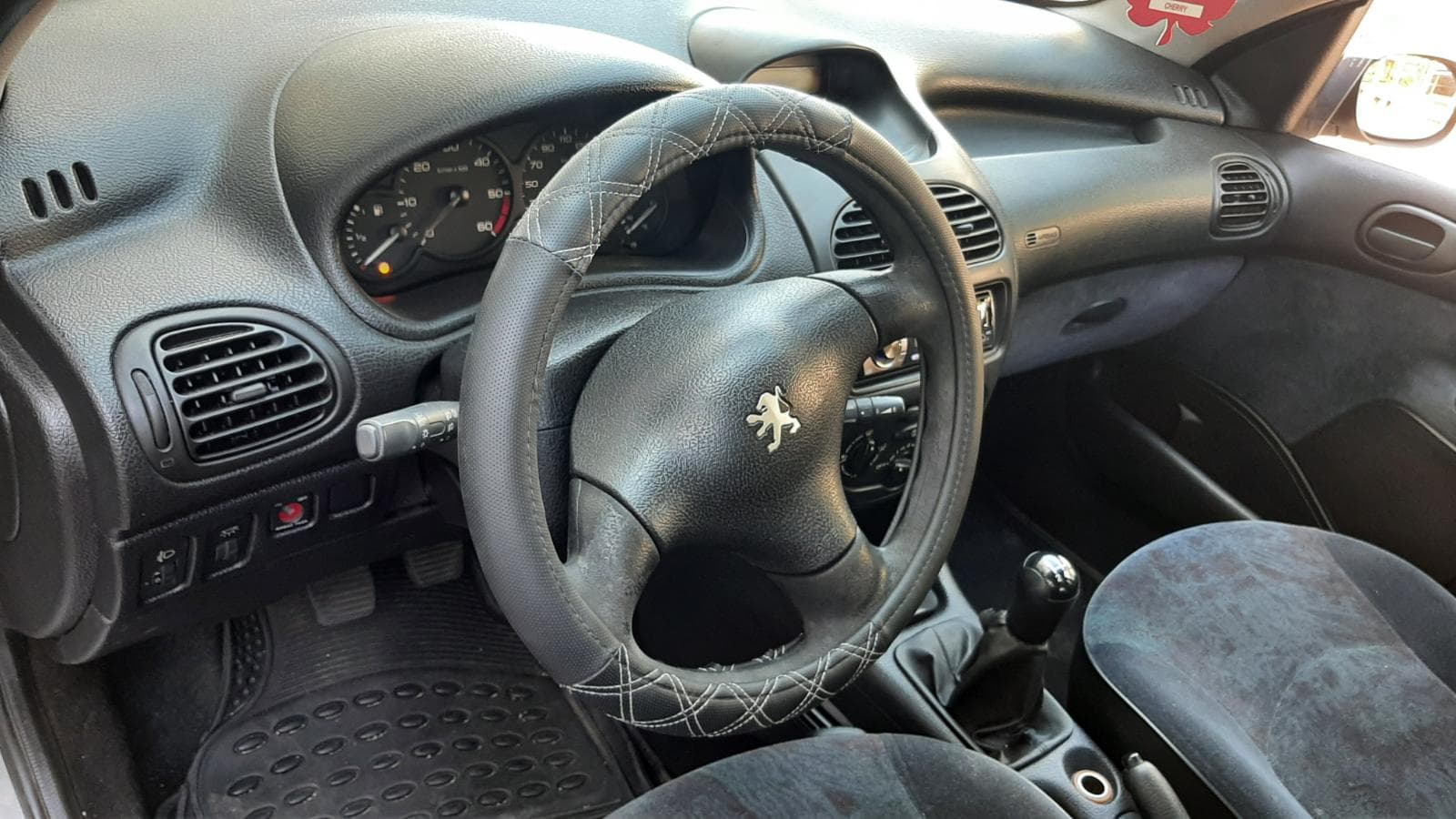 Peugeot 206 2.0 HDI · Ano 2000 — image 14