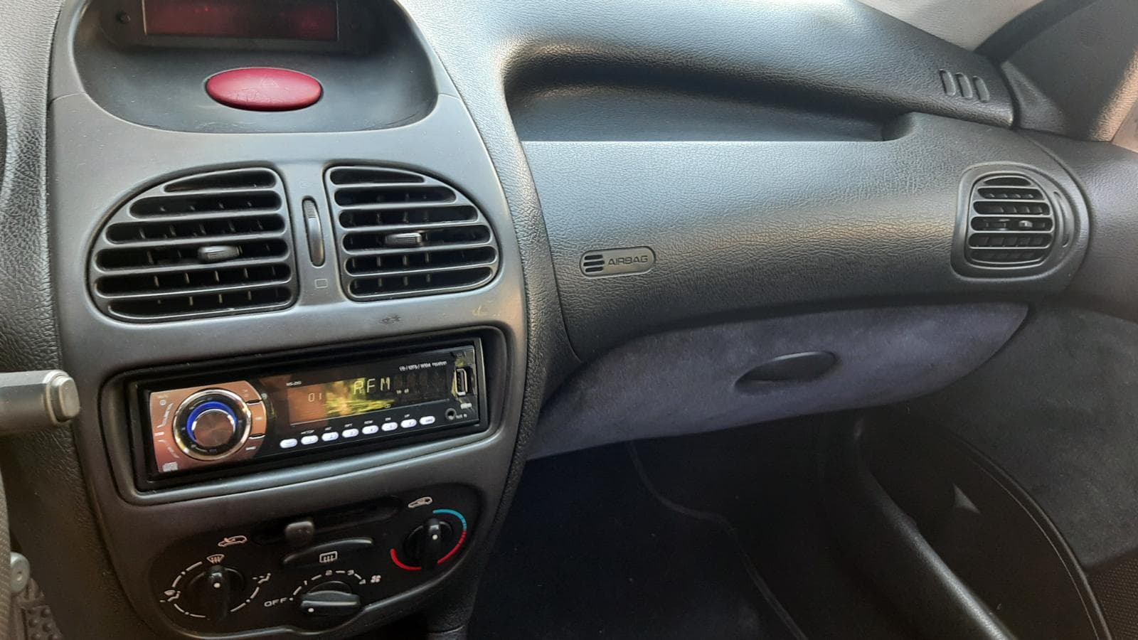 Peugeot 206 2.0 HDI · Ano 2000 — image 15