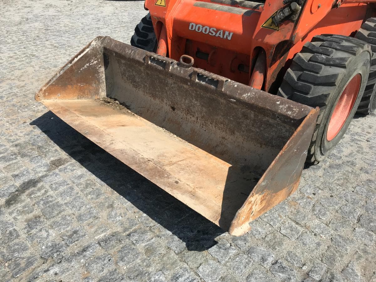 Mini Pá Carregadora Doosan 460 Plus · Ano 2009 — imagen 6