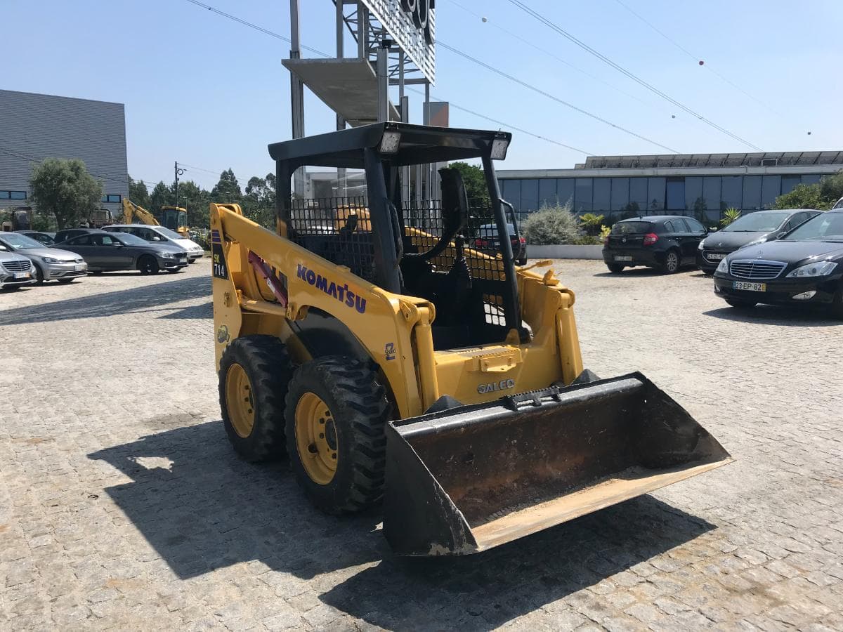 Mini Pá Carregadora Komatsu SK714 · Ano 2002 — imagen 1