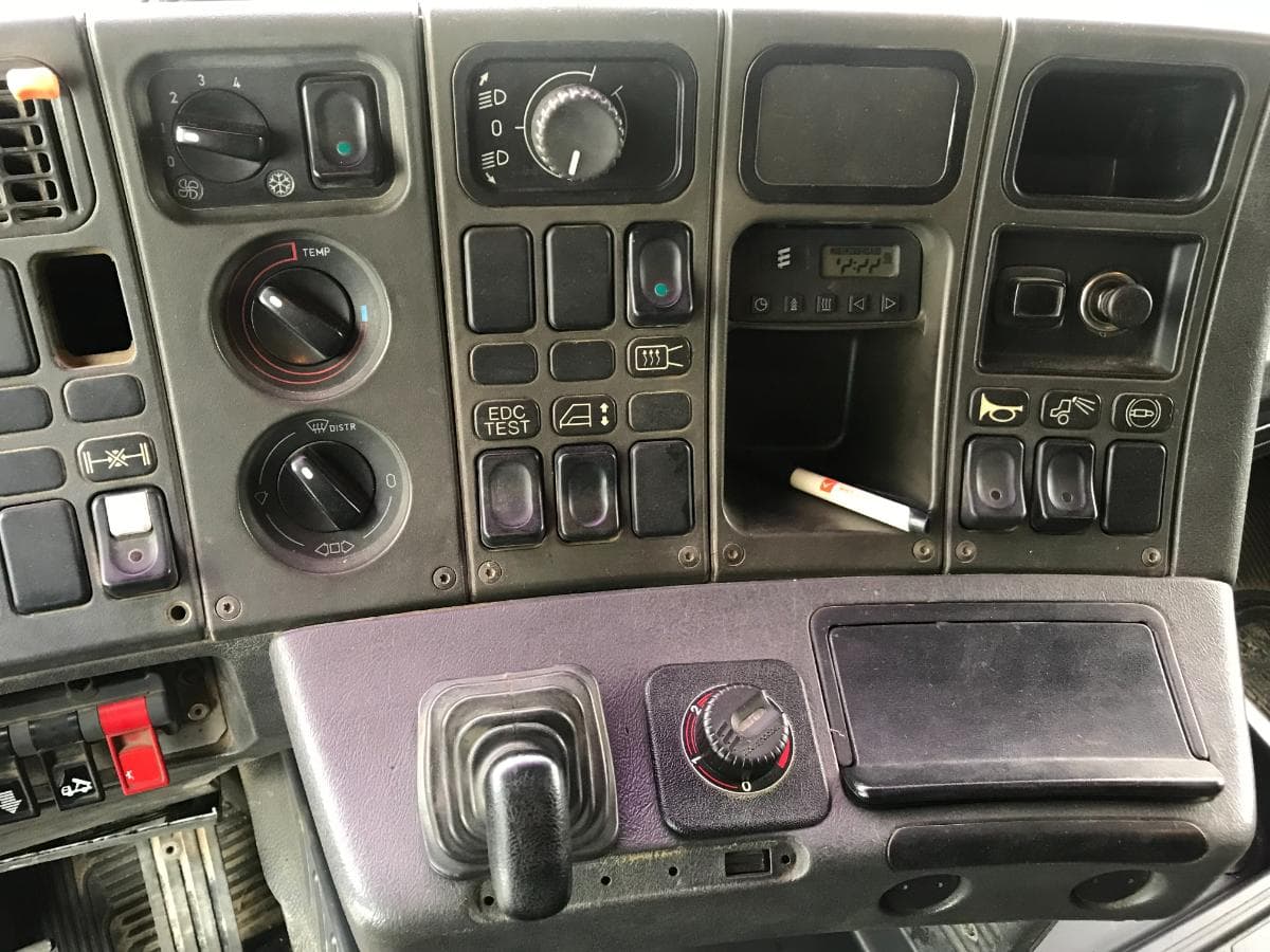 Scania 380 · Ano 1996 — imagen 18