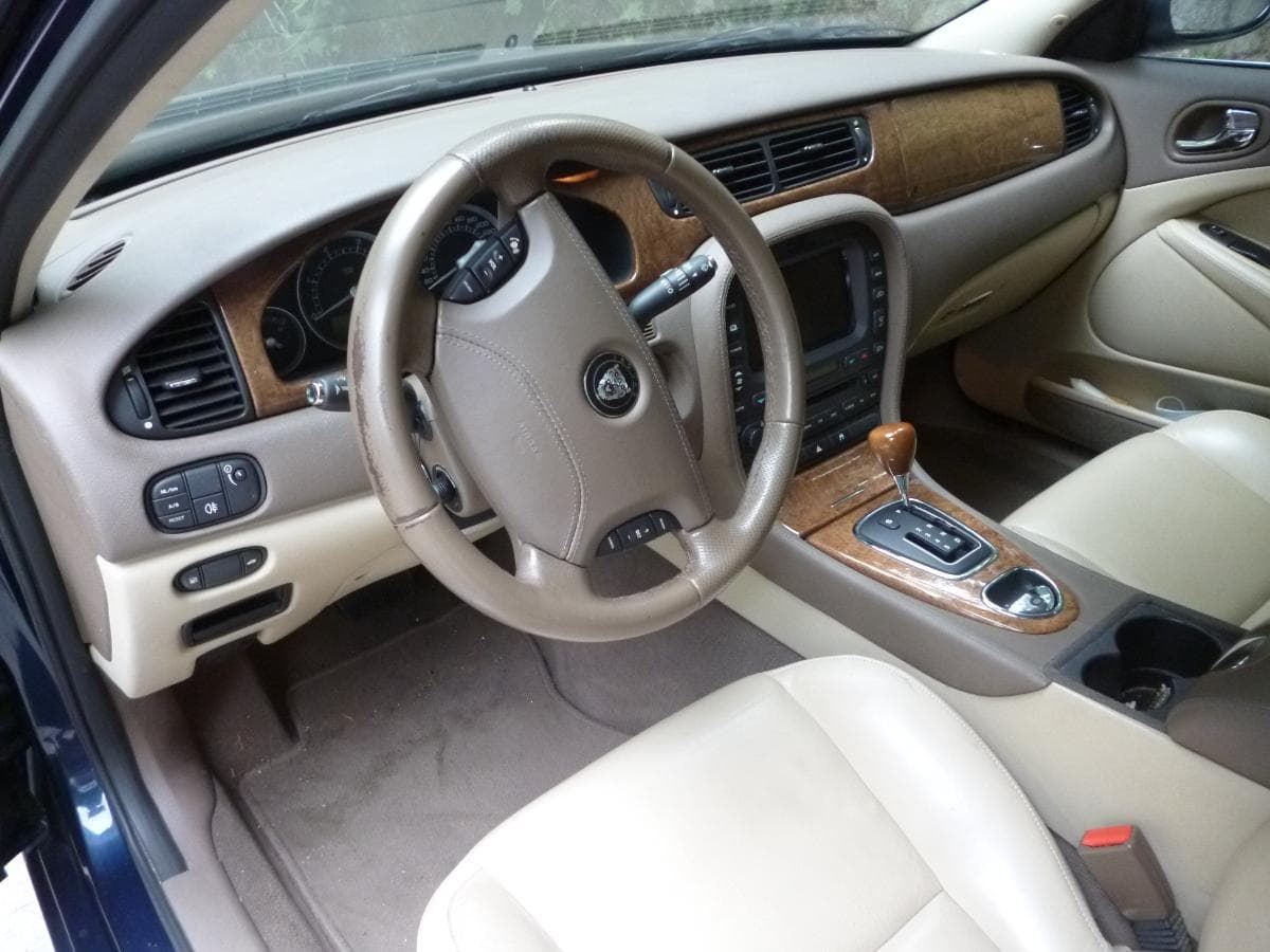 Jaguar S-Type — image 9