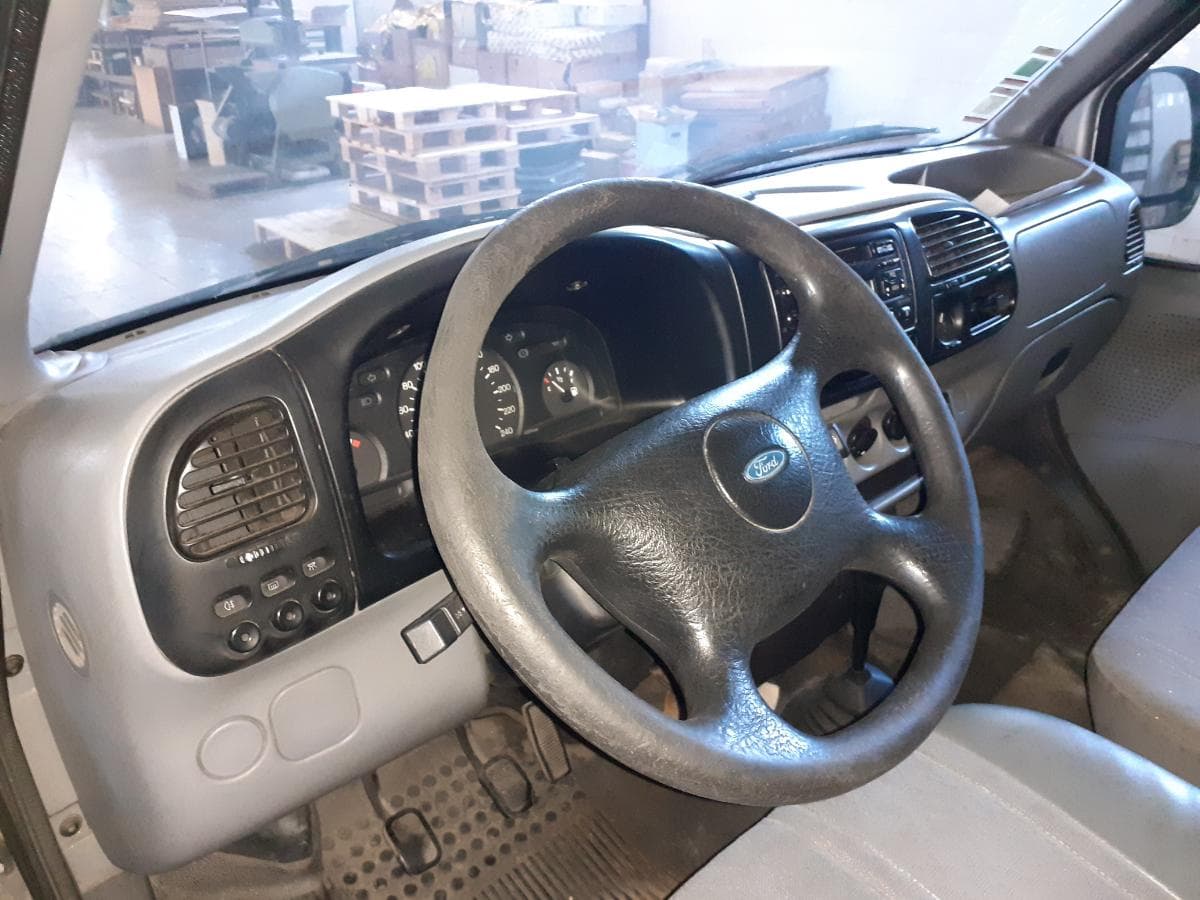 Ford Transit — imagen 11