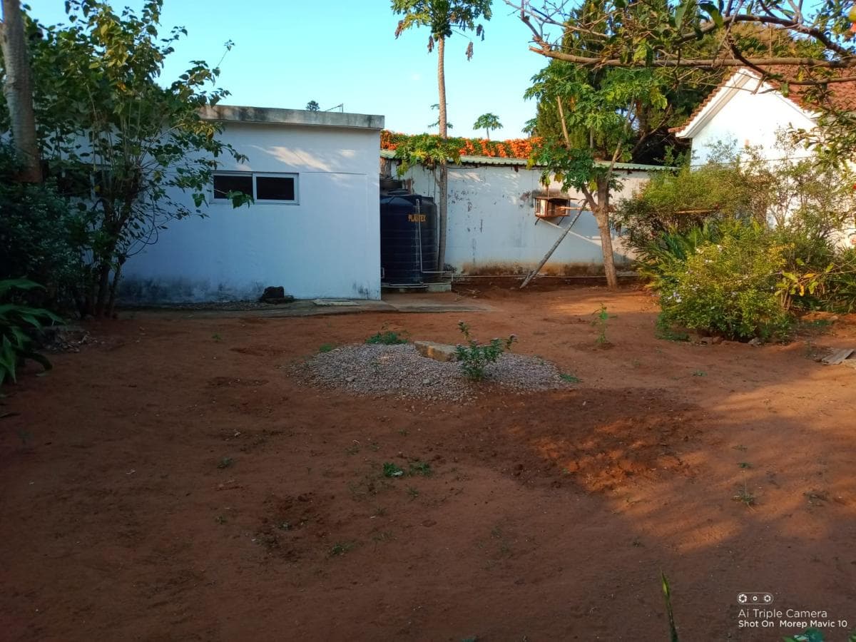 Moradia T2 em terreno de 5387m2 · — imagen 1