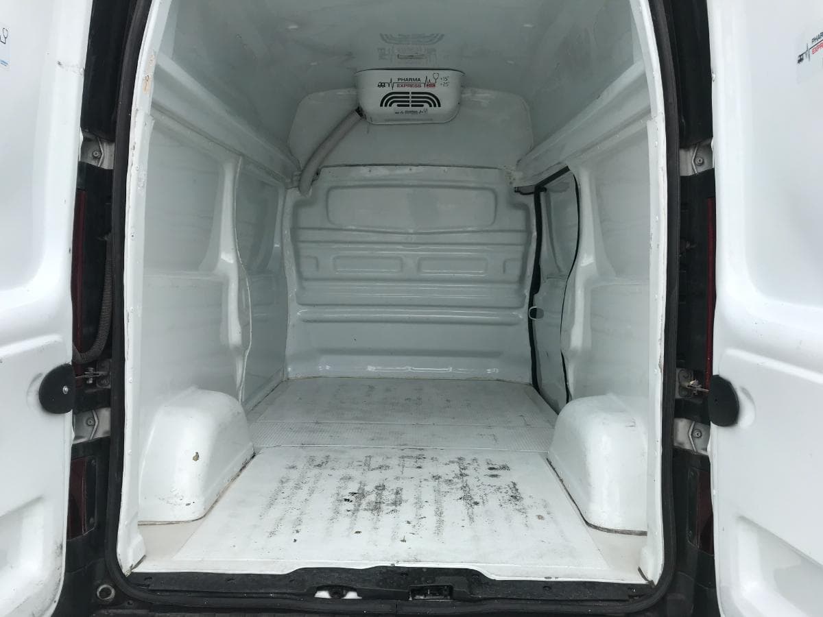 Renault Trafic 1.6 DCI · Ano 2019 — imagen 8