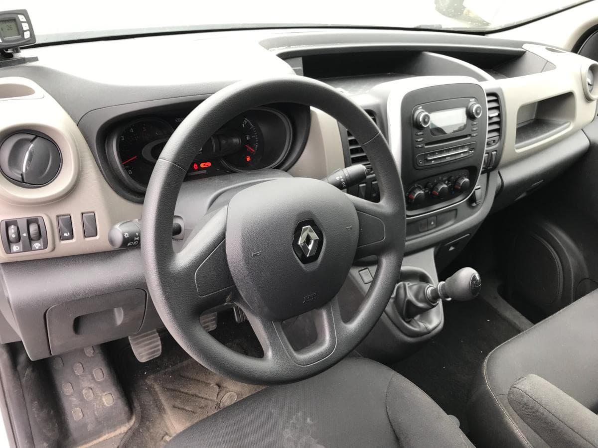 Renault Trafic 1.6 DCI · Ano 2019 — imagen 19