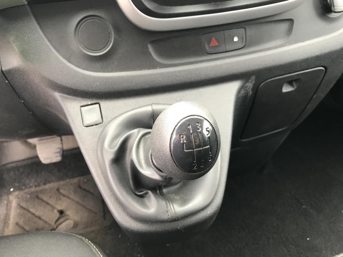 Renault Trafic 1.6 DCI · Ano 2019 — imagen 18