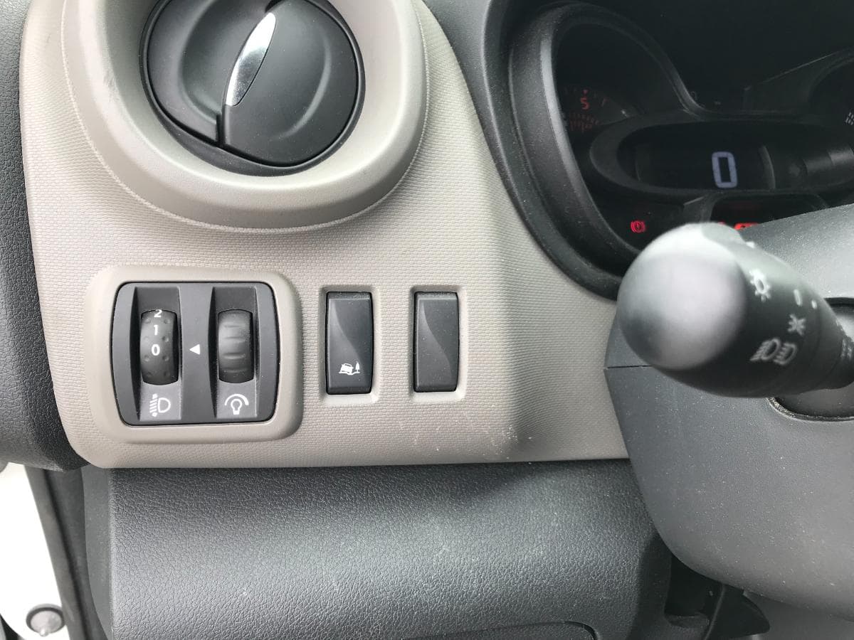 Renault Trafic 1.6 DCI · Ano 2019 — imagen 22