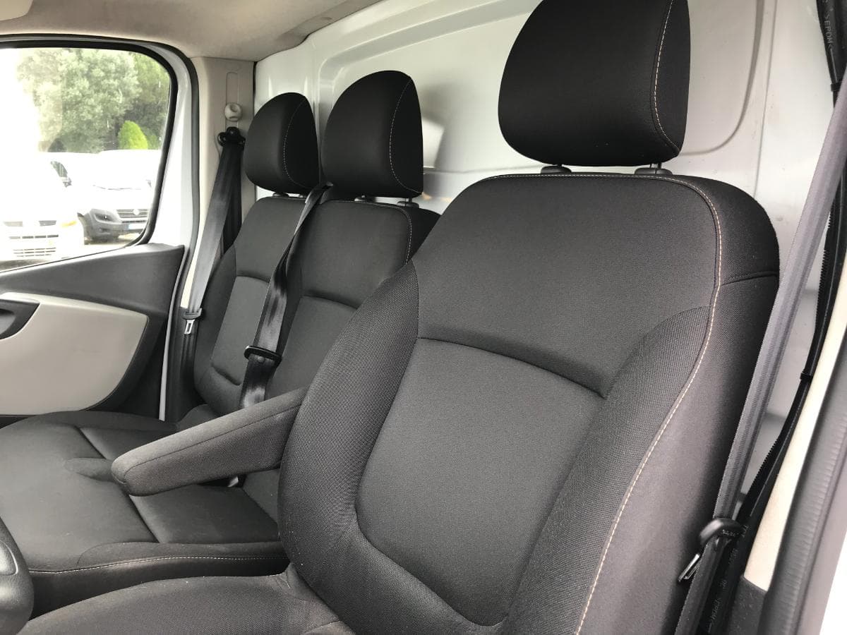 Renault Trafic 1.6 DCI · Ano 2019 — imagen 24
