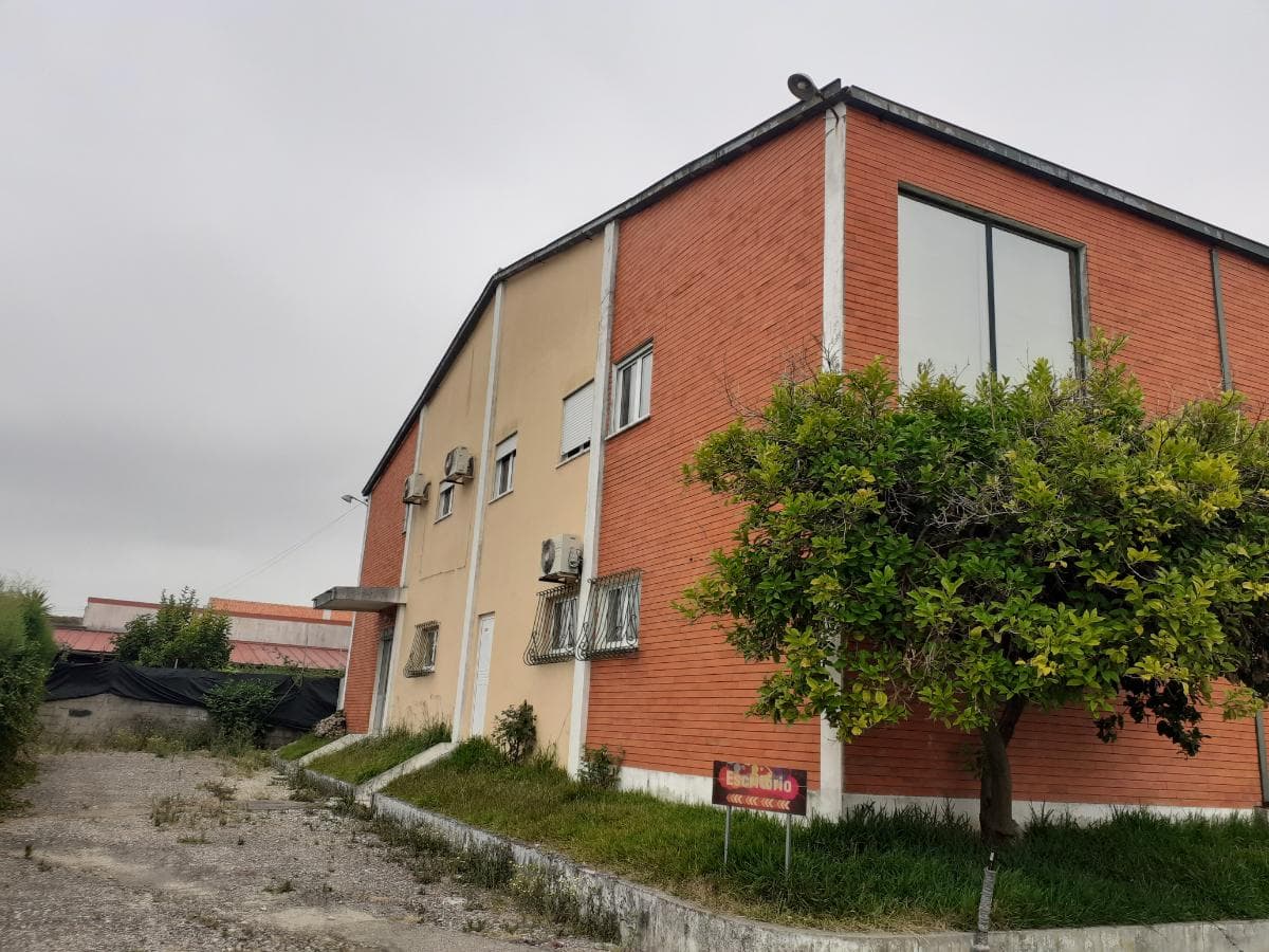 Armazém c/ Escritório e Apartamento · Anadia — imagen 4